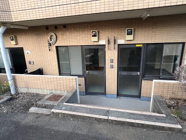 Commercial Unit for Rent in Chigasaki, Kanagawa - 72,500 Yen - Thumbnail 2