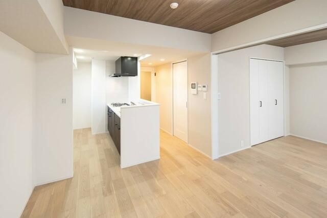 1LDK Apartment for Rent in Tsukiji, Chuo Ward, Tokyo - Thumbnail 3