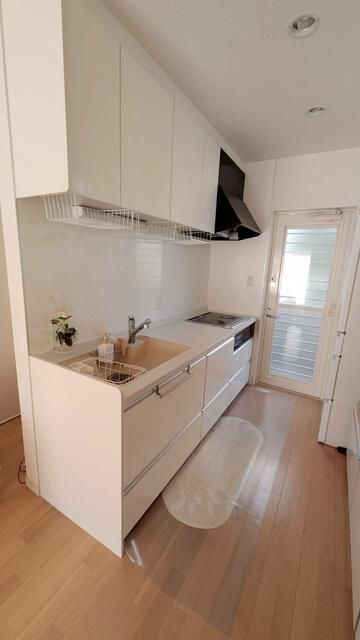 3SLDK Modern House in Kitakyushu with Roof Balcony & Parking - Thumbnail 3