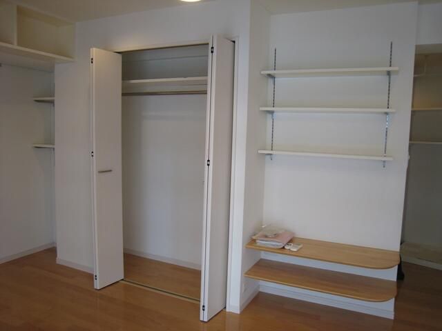 1R Apartment for Rent in Shinagawa, Tokyo - 29.9㎡ - Thumbnail 4