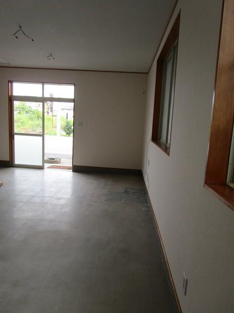 Retail Space for Rent in Fujioka, Gunma - 26.5 sqm - Thumbnail 3