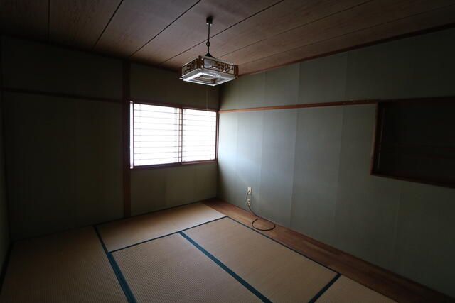 1977 8K House in Kanazawa with 169m² Land - 1.8 Million Yen - Image 3