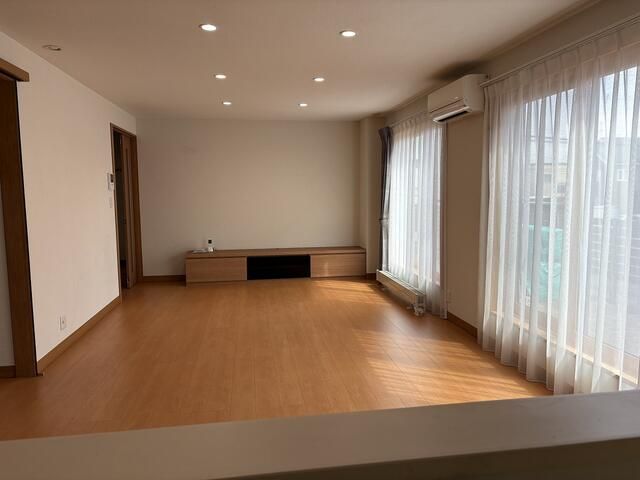 Spacious 4LDK House for Sale in Ebetsu, Hokkaido - Thumbnail 4