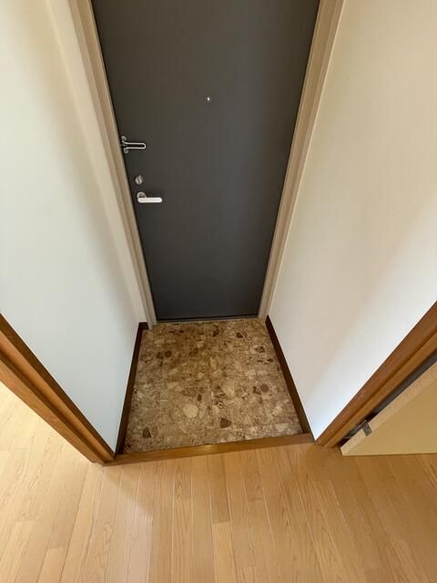 2LDK Apartment for Rent in Zenpukuji, Suginami, Tokyo - Thumbnail 2