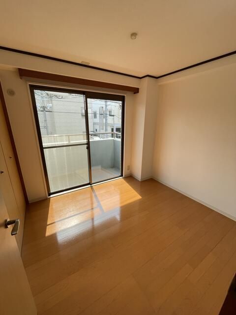 2LDK Apartment for Rent in Zenpukuji, Suginami, Tokyo - Thumbnail 3