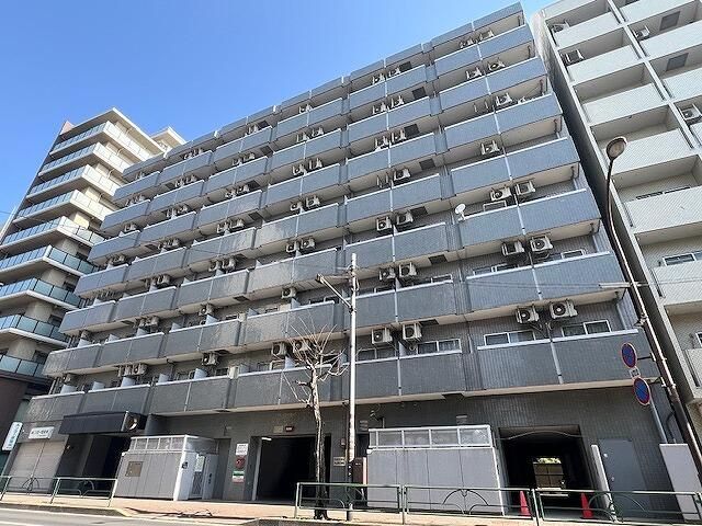 Cosmo Forum Mitaka 2DK Apartment for Sale in Mitaka, Tokyo - Thumbnail 2