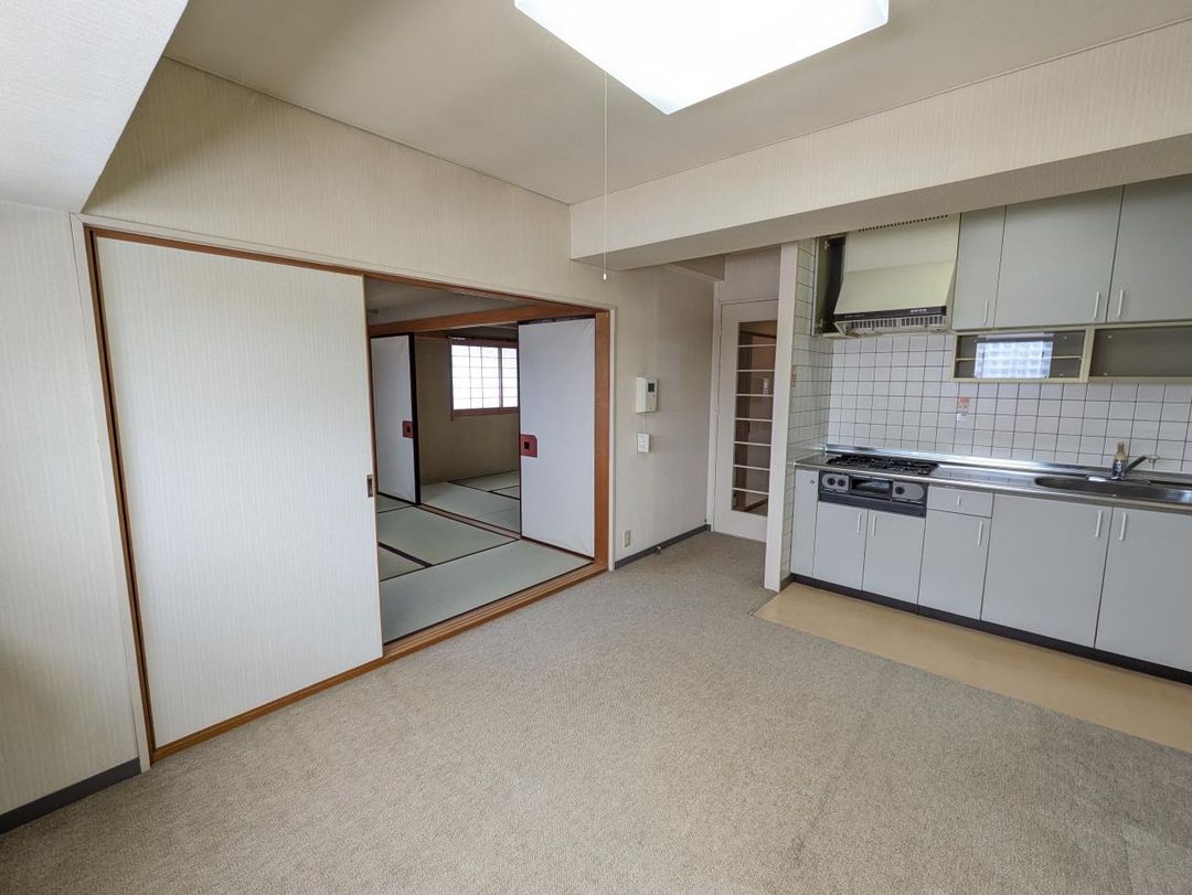 Lions Mansion Nakadori Second 3DK Apartment for Sale in Akita - Thumbnail 3