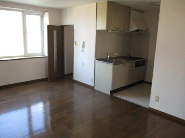 2LDK Apartment for Rent in Shiroishi Ward, Sapporo - Thumbnail 3