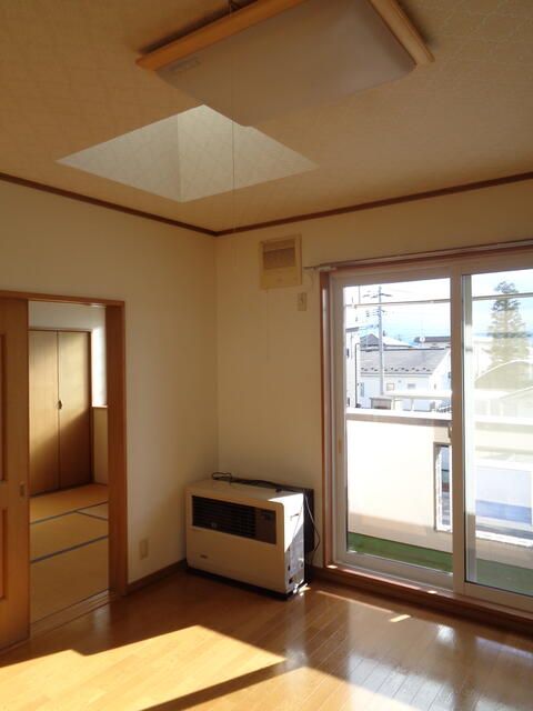 Heights Nami 2DK Apartment for Rent in Towada, Aomori - Thumbnail 2