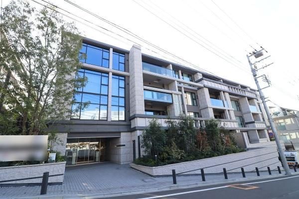 2LDK Apartment for Sale in Meguro, Tokyo (80.39 sqm) - Thumbnail 4