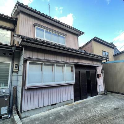 Property details: Nishifukucho, Oyabe City, Toyama Prefecture/Isurugi Station property information: Used detached house — Image 1, Oyabe, Toyama