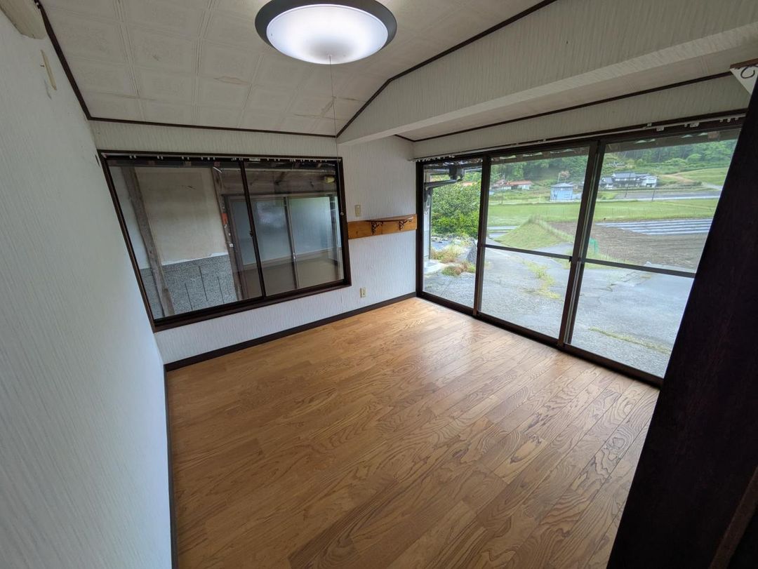 1950 Wooden House with Land in Sera, Hiroshima for Sale - Image 22