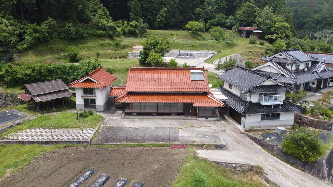 1950 Wooden House with Land in Sera, Hiroshima for Sale - Main Image