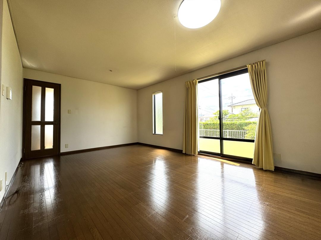 2LDK House with Solar Power in Quiet Akaiwa, Okayama - Thumbnail 4