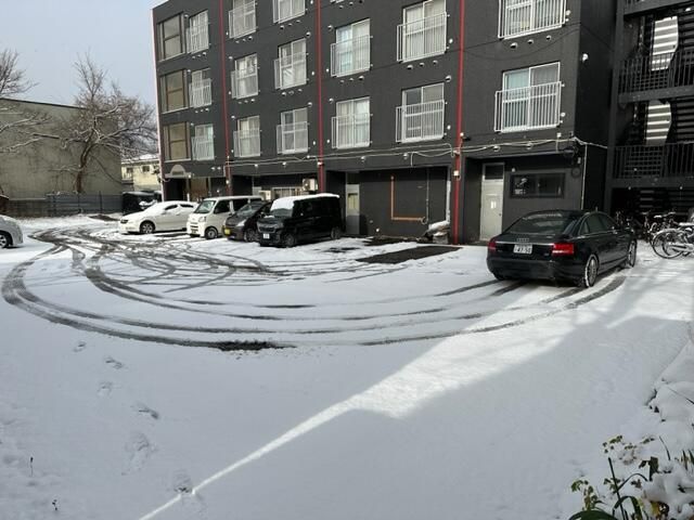 1985 Mixed-Use Apartment Building for Sale in Central Sapporo - Thumbnail 3