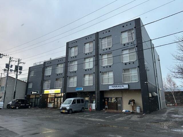 1985 Mixed-Use Apartment Building for Sale in Central Sapporo - Thumbnail 2