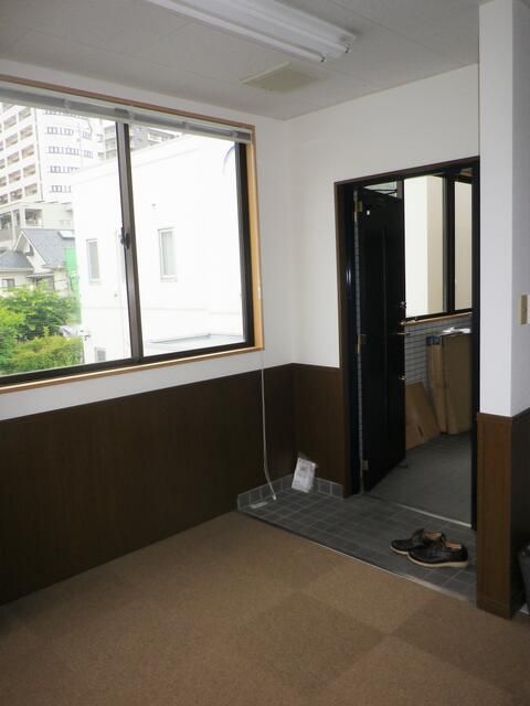 Office for Rent in Saitama Judicial Building, 66.77 sqm - Thumbnail 4