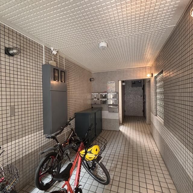 Commercial Building for Sale near Komagome Station, Toshima, Tokyo - Thumbnail 4