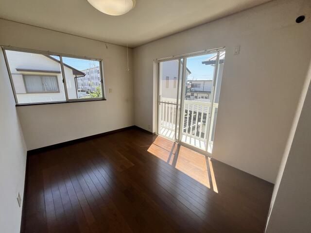 3LDK House for Sale in Tsu, Mie with Garden and Parking - Thumbnail 4