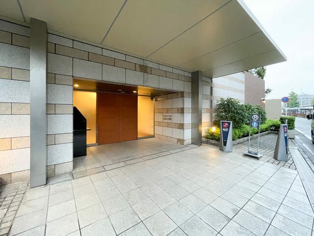 2LDK Apartment for Rent in Naka-ku, Yokohama (78.39 sqm) - Thumbnail 2