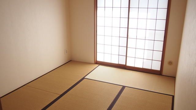 3LDK Apartment for Rent in Katsushika, Tokyo - 67 sqm - Thumbnail 2