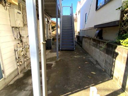 1K Apartment for Rent in Kohoku Ward, Yokohama - 34,000 Yen - Thumbnail 3