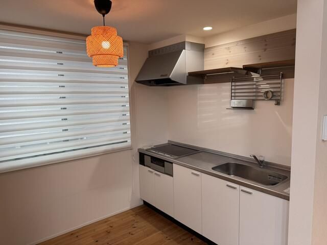 Modern 1R Apartment for Rent in Zushi, Kanagawa - Thumbnail 4
