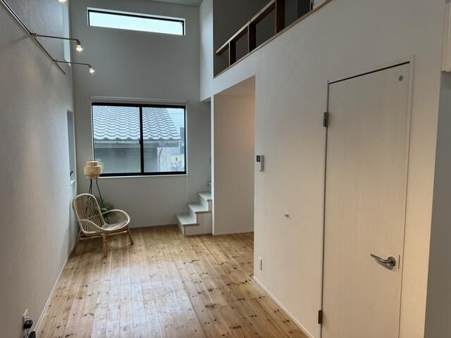 Modern 1R Apartment for Rent in Zushi, Kanagawa - Thumbnail 2