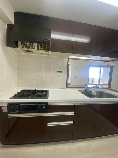 3LDK Apartment for Sale in Makuhari Hongo, Chiba City - Thumbnail 4