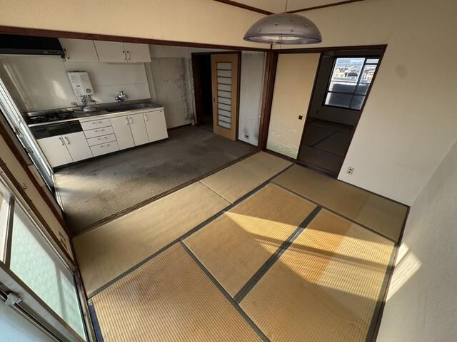 3DK Apartment for Sale Near Shisha Station in Saitama - Thumbnail 2