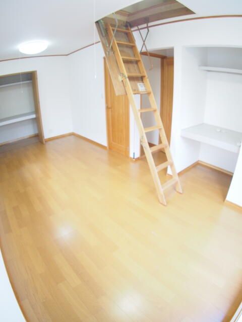 Renovated 3SLDK House for Sale in Iwatsuki, Saitama - Thumbnail 4