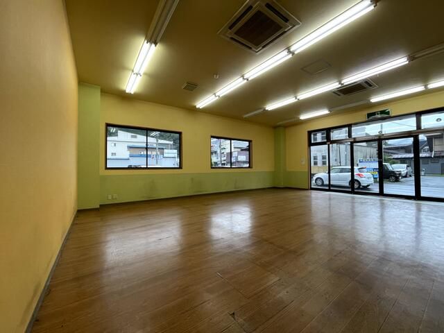 Shop/Office for Rent in Tsuru, Yamanashi - 81 sqm, 2 Parking - Thumbnail 4