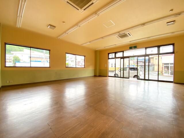 Shop/Office for Rent in Tsuru, Yamanashi - 81 sqm, 2 Parking - Thumbnail 2
