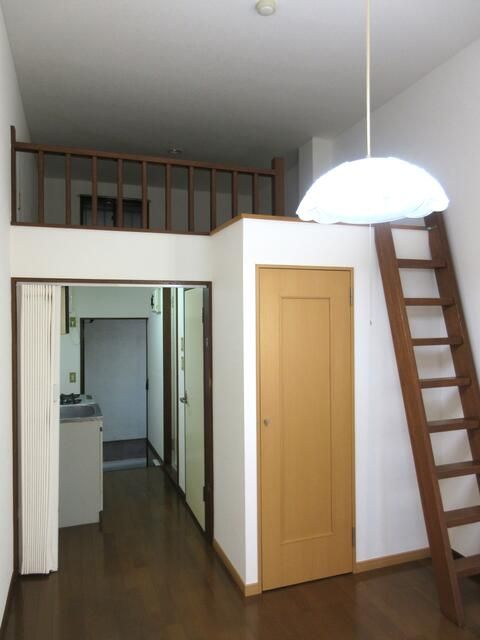 Student 1K Apartment with Loft near Seiseki-Sakuragaoka Station - Thumbnail 4