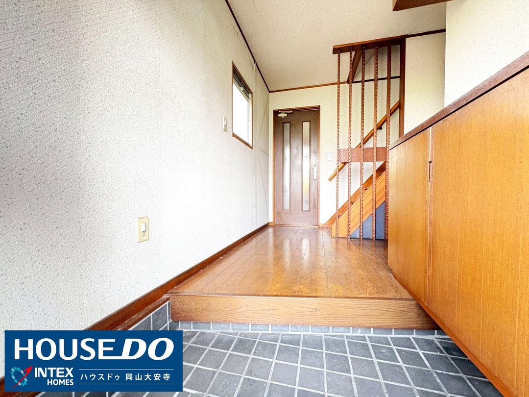 4LDK House for Sale in Quiet Okayama Neighborhood with Garden & Parking - Thumbnail 4