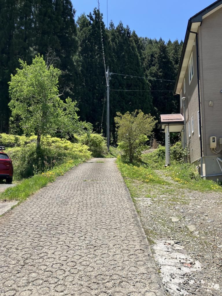 4LDK House for Sale in Nagano with Large Garden and Parking - Thumbnail 4