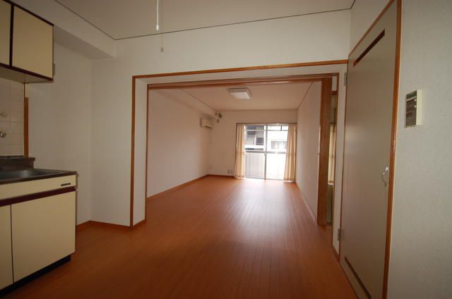 Riverside A Building 3LDK Apartment for Rent in Otsuki, Yamanashi - Thumbnail 4
