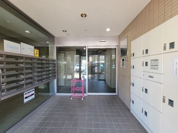 3LDK Apartment for Sale near Meidaimae Station, Suginami - Thumbnail 4