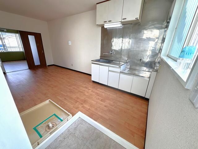 2DK Apartment for Rent Near Katsuura Station in Chiba - Thumbnail 3