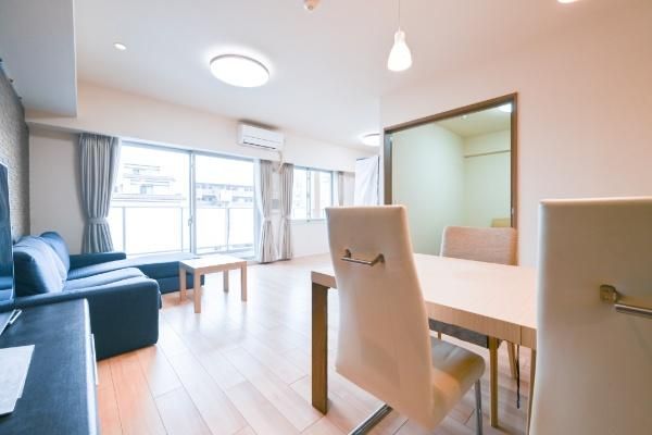 2LDK Apartment in BRILLIA Tatsumi Canal Terrace, Koto Ward, Tokyo - Thumbnail 3
