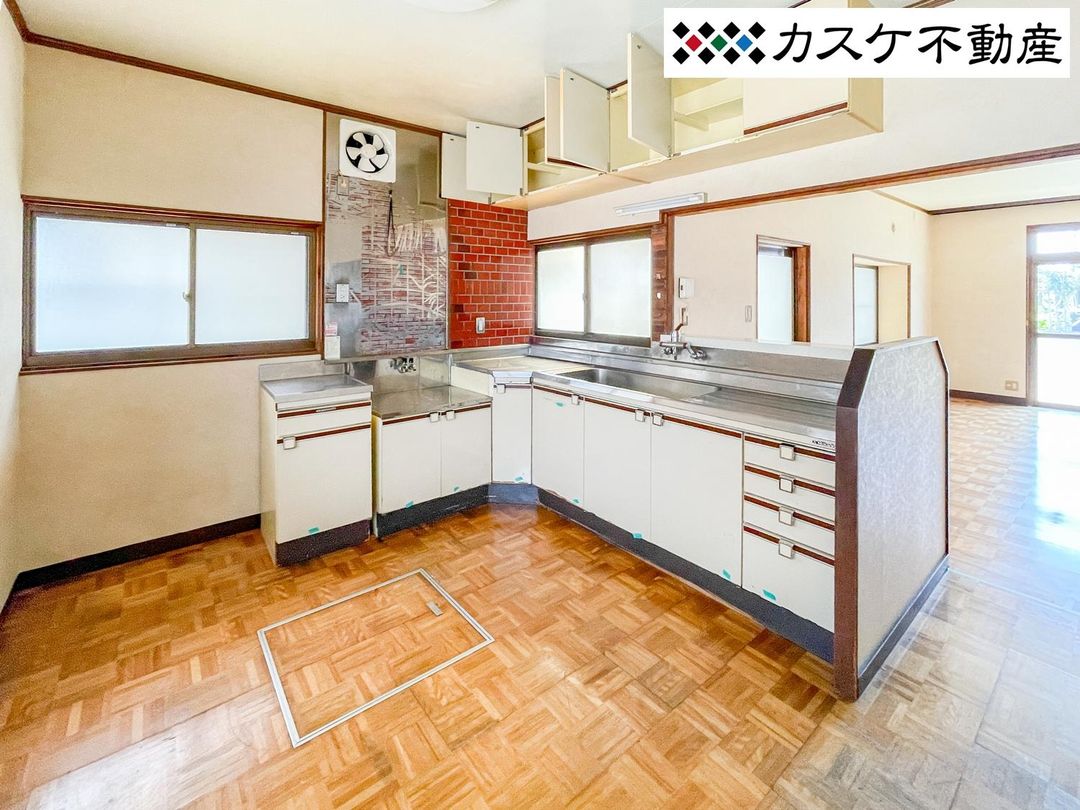 5LDK Family Home in Kurashiki with Garden and Parking - Image 1