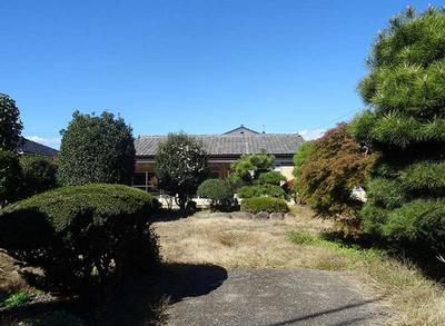 A Japanese house with a Japanese-style garden, built in a residential area with good living convenience — Image 1, Annaka, Gunma