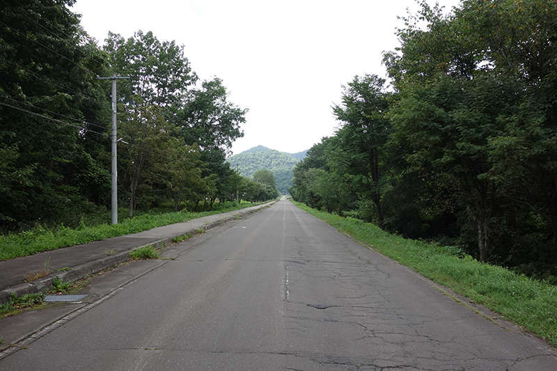 Enjoying hot springs on the Whawao Peninsula on the shores of Lake Kussabiro - Thumbnail 3
