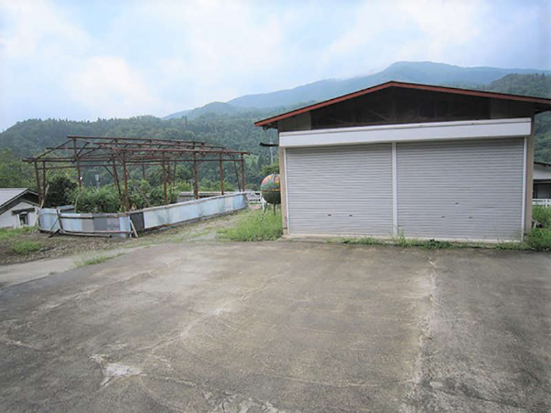 Traditional Japanese Home with Gate House Near Taneyama Highlands - Thumbnail 3