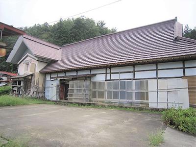 Traditional Japanese Home with Gate House Near Taneyama Highlands — Image 1, Oshu, Iwate