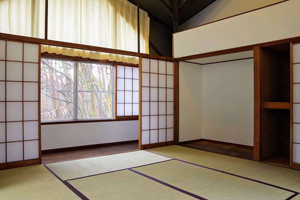 Traditional Japanese House with Mountain Views in Yamanashi - Thumbnail 4