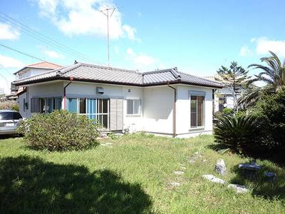 Renovated Hei family house on a small hill with sea view from the garden — Image 1, Isumi, Chiba