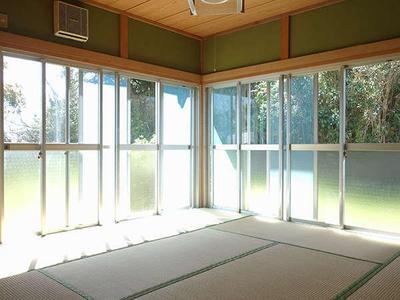 Renovated Hei family house on a small hill with sea view from the garden — Image 4, Isumi, Chiba