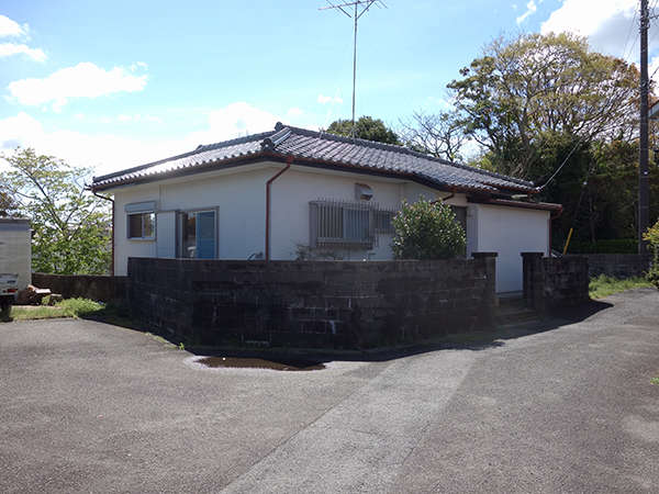 Renovated Hei family house on a small hill with sea view from the garden - Thumbnail 4