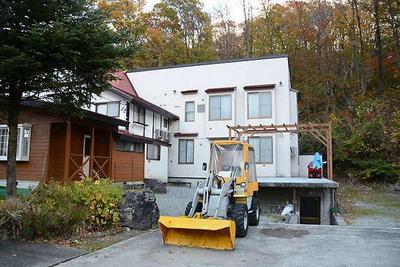 A high-quality Japanese-Western mansion built on a hill near the Happo ski resort — Image 1, Hakuba, Nagano